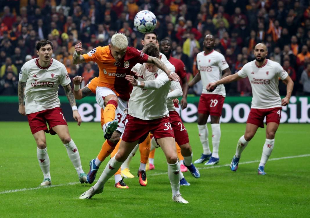 Galatasaray'ın muhteşem geri dönüşünden çok özel resimler: Tribünler şov yaptı 7